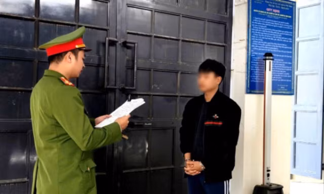 Đi đầu thú sau khi quan hệ với bạn gái 13 tuổi
