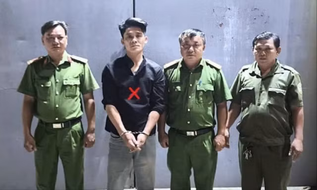 Người dân hỗ trợ công an bắt giữ đối tượng truy nã ở Đồng Nai