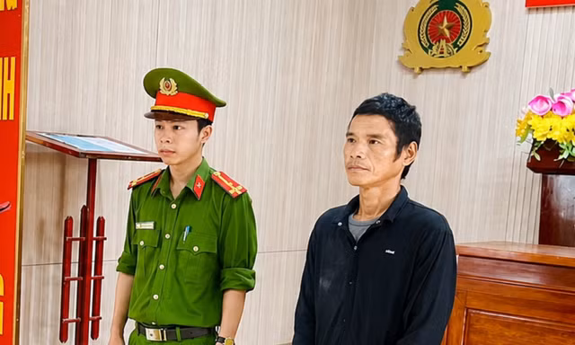 Khởi tố người đàn ông đi bộ gây tai nạn chết người 