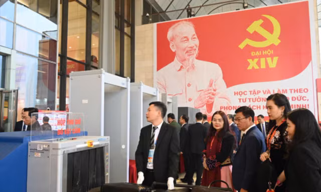 An ninh nghiêm ngặt, nhiều tầng lớp tại Trung tâm Hội nghị Quốc gia