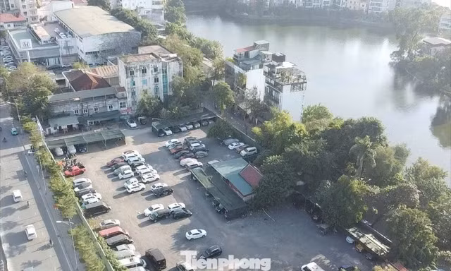 Hiện trạng 3 lô 'đất vàng' bỏ không ở trung tâm Hà Nội 