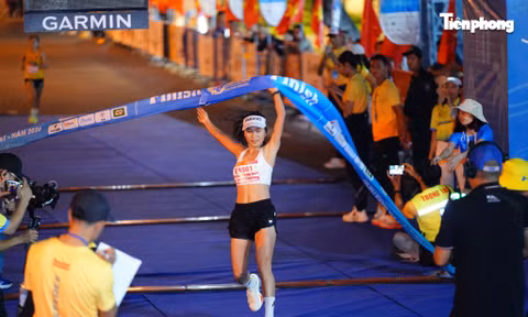 Tân vô địch 21km nữ Lê Thị Lam: Bước chạy của bản lĩnh và giấc mơ lớn