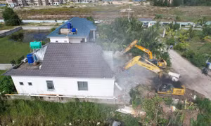 Phú Quốc tạm dừng cho lãnh đạo đi nước ngoài để giải quyết việc quản lý đất, xây dựng