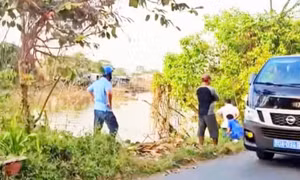 Truy tìm hung thủ sát hại người giao thịt heo rồi dìm xác xuống sông ở An Giang
