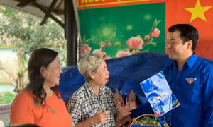 Bí thư Trung ương Đoàn Ngô Văn Cương dự Ngày hội chiến sĩ Hoa phượng đỏ tại Cần Thơ