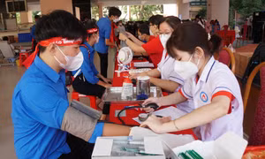 Rộn ràng Chủ nhật Đỏ tại ĐH Sư phạm Kỹ thuật Vĩnh Long