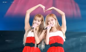 Rosé và Lisa của Black Pink dẫn đầu danh sách sao Hàn có gia thế ấn tượng