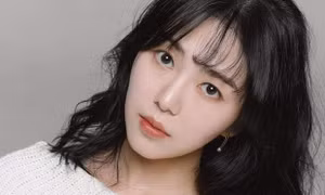 Hai tháng sau khi lộ chuyện làm “trà xanh”, nữ idol ồn ào nhất K-Pop lại khoe bạn trai mới