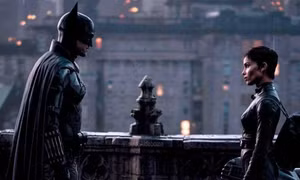 Những ‘bóng hồng’ từng lướt qua đời Batman: Wonder Woman hay Catwoman mới là ‘chân ái’?