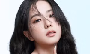 Jisoo lộ vẻ khó ở trong video mới của BLACKPINK: Do tiếng Anh không tốt hay quá mệt mỏi?
