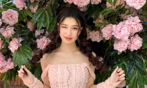 Ngày càng diện đồ táo bạo, Á hậu Phương Nhi đã sẵn sàng thay đổi hình tượng?