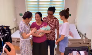 Thương Ngày Nắng Về: Bà Nga cùng Khánh - Vân bế em bé sơ sinh, có lẽ nào Vân Trang làm mẹ?