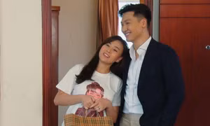 Phương Oanh - Mạnh Trường (Hương Vị Tình Thân) tái hợp, ảnh chụp chung có điểm đáng tiếc