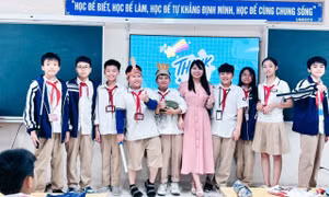 Tâm huyết của cô giáo trẻ thông qua những điểm 10 môn Văn