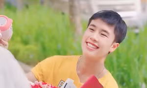 Đi Giữa Trời Rực Rỡ: Không còn là thiếu gia, Chải giờ thành "ông hoàng mơ mộng"