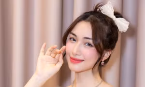 Hòa Minzy phản ứng ra sao khi bạn trai cũ thanh minh việc "không chu cấp cho con"?