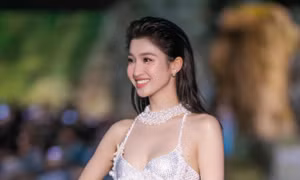 "Thần tiên tỷ tỷ" Phương Nhi giải thích ra sao khi bị chê trình diễn bikini thiếu tự tin?