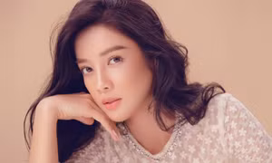 “Bạn gái mới” của Đình Tú hóa ra là mỹ nhân quen thuộc, từng đóng "thảm họa phim Việt"