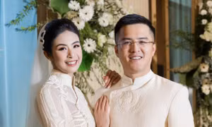 Vì sao đến giờ này vợ chồng Hoa hậu Ngọc Hân vẫn chưa hưởng tuần trăng mật?