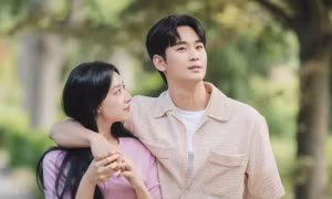 Queen of Tears: Vì đâu khán giả buồn bã khi Hyun Woo đoán được mật khẩu điện thoại?