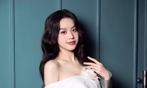 Hoa hậu Thanh Thủy có thêm mục tiêu cho năm Ất Tỵ: Giải thưởng Timeless Beauty