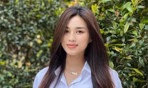 1001 chuyện éo le khi Hoa hậu Đỗ Thị Hà đi học: Mang vương miện đến trường và còn gì nữa?
