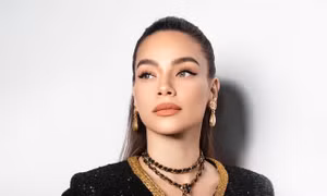 Khoe phong cách hàng hiệu sang chảnh nhưng Hồ Ngọc Hà lại mắc lỗi tiếng Anh