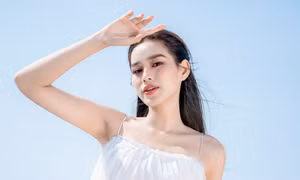Dưỡng da cực khéo nhưng Hoa hậu Đỗ Thị Hà cũng không tránh được sự cố này