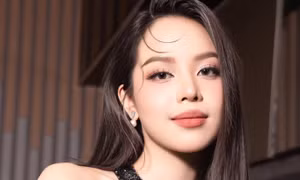 Hoa hậu Thanh Thủy ghi điểm với hành động thân thiện chưa ai khác từng làm