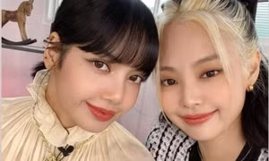 Lisa chuẩn bị solo thì nhiều fan của Jennie bỗng lên tiếng đòi quyền lợi cho thần tượng