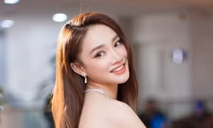 Nhã Phương lộ diện sau tin vui mang thai, từ vóc dáng đến trang phục đều gây ngạc nhiên
