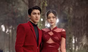 Lần đầu diễn thời trang sau đám cưới, vợ chồng Bình An - Phương Nga tiết lộ lý do chưa đi trăng mật
