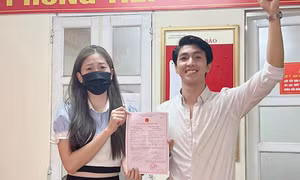 Sau Anh Tú - Diệu Nhi, đến lượt Bình An - Phương Nga "bắt trend" khoe giấy đăng ký kết hôn