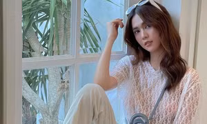 Ngọc Trinh lại gây sốc với chiêu mới: Diện áo xuyên thấu khoe miếng dán chỉ đủ che nhũ hoa