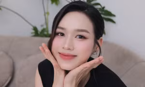 Dễ thương như Hoa hậu Đỗ Thị Hà: Nói gì về ảnh selfie mà ai cũng đồng cảm?