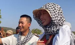 Chỉ hành động này đã chứng tỏ Quang Linh Vlogs dành tình cảm đặc biệt cho Hoa hậu Thùy Tiên 