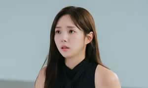 When The Phone Rings: Chae Soo Bin có xứng danh Diễn viên đẹp nhất Hàn Quốc 2024?