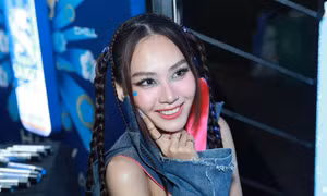 Bị soi khoảnh khắc bung xõa, Hoa hậu Mai Phương giải thích thế nào mà được khen?