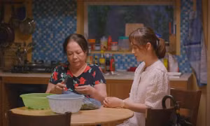 Thương Ngày Nắng Về: Còn gì bi kịch hơn khi người lo lắng nhất cho bà Nga lại là con nuôi?