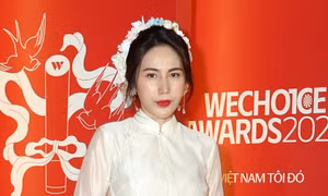 Lần nào đi thảm đỏ cũng gây ồn ào, ca sĩ Thủy Tiên lại gây thắc mắc ở sự kiện mới