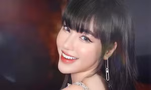 'Sốc nặng' với diện mạo thực sự của mỹ nhân ngực khủng Elly Trần: Có xinh đẹp như xưa?