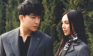 B Trần mượn ảnh chụp đôi với Quỳnh Kool để tiết lộ cái kết "Chúng Ta Của 8 Năm Sau"?
