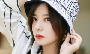 Lạnh gáy với clip minh tinh hàng đầu Hoa ngữ vừa cười vừa tiết lộ cô từng gây án mạng