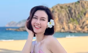 Vướng tin đồn tình cảm với ai mà Hương Giang phải đính chính ngay lập tức?