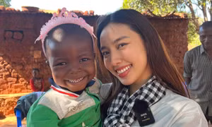 Hoa hậu Thùy Tiên chứng tỏ chỉ số EQ cực cao khi trả lời truyền thông Angola câu này