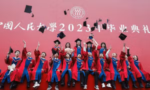 Tình trạng thất nghiệp gia tăng khiến nhiều người trẻ Trung Quốc đi làm giúp việc