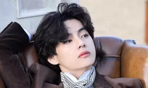 Ai đã vượt qua V BTS để đạt No.1 BXH thương hiệu cá nhân idol K-Pop nam tháng 9?