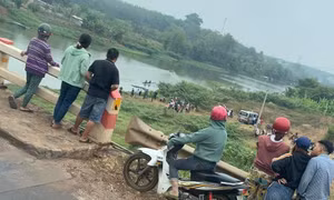 Người đàn ông kinh doanh bất động sản nhảy sông tự tử 