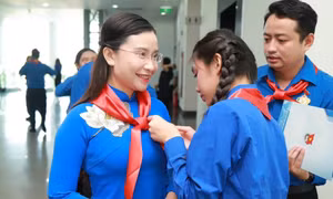 Chủ tịch Hội đồng Đội T.Ư dự Đại hội Cháu ngoan Bác Hồ tỉnh Bình Dương