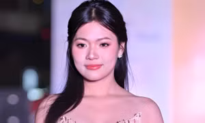 Cô gái Hà Nội mời 30 người nhà tới cổ vũ ở đêm chung khảo Hoa hậu Việt Nam